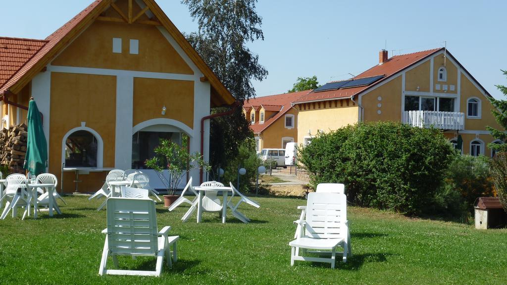 Hotel Aldos Panzio Farád Zewnętrze zdjęcie