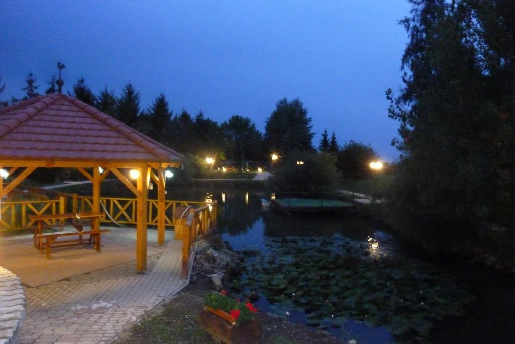 Hotel Aldos Panzio Farád Zewnętrze zdjęcie